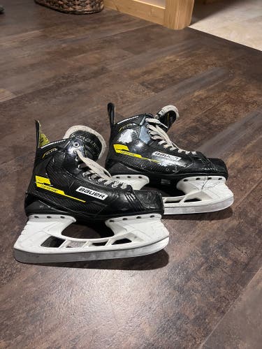 Black 2024 Bauer S24 Supreme Elite (SMU) Hockey Skates Extra Wide Width 9 (Used)
