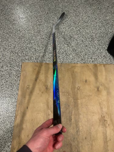 Senior Bauer twitch Right Handed Hockey Stick P86 82 Flex Pro Stock (Used)