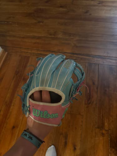Wilson A2000 RH Infield Baseball Glove 11.75" (Used)