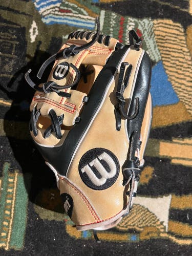 Wilson A2000 RH Infield Baseball Glove 11.5" (Used)