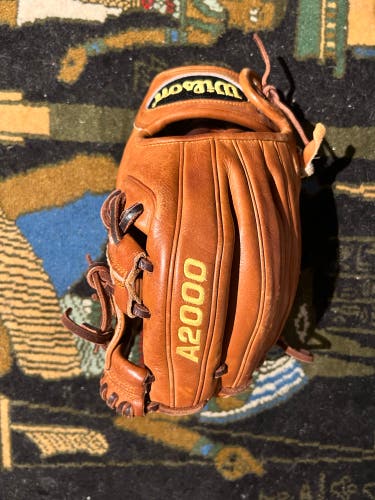 2011 Wilson A2000 RH Infield Baseball Glove 11.5" (Used)
