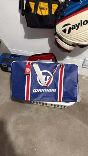 Warrior Pro Player Medium 28in. Hockey Equipment Bag
