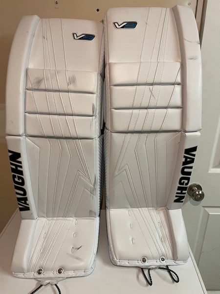 34" Vaughn V9 Pro Goalie Leg Pads (Used)