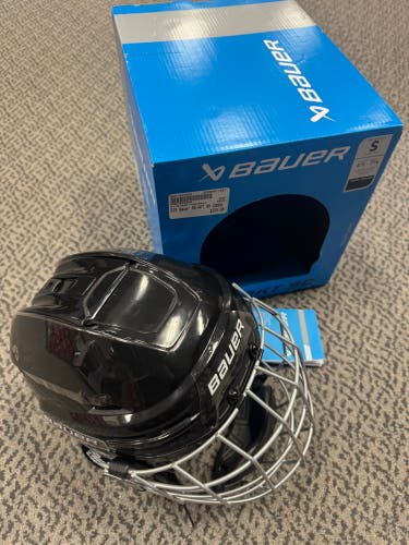 Small Bauer Re-Akt 90 Helmet (New) combo