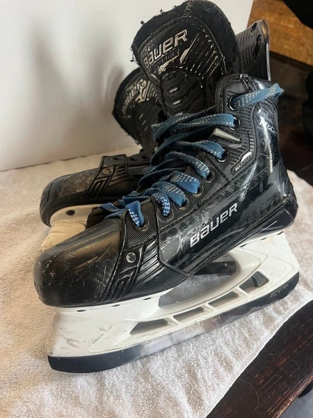 2022 Bauer Supreme Mach Hockey Skates Size 5 (Used)