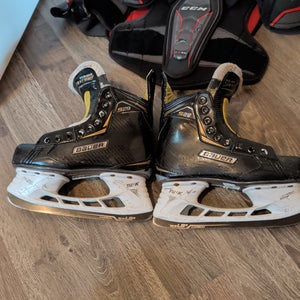 Bauer Supreme S29 Hockey Skates Narrow Width Size 3 (Used)