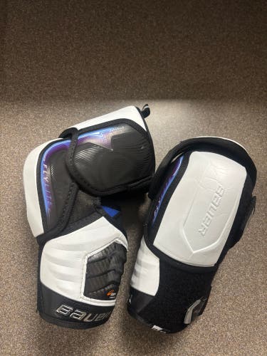 Senior Medium Bauer Vapor Flylite Elbow Pads (New)