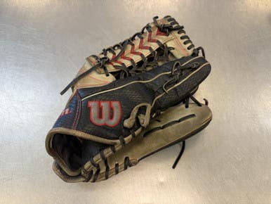 Used Wilson A2000 BB/SB Glove RH Throw Black 12 1/4" 11339-S000201468