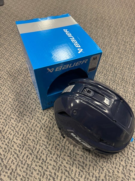 Medium Navy Bauer Re-Akt 90 Helmet (New)