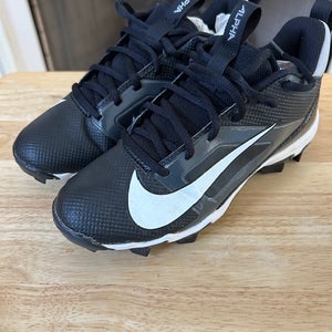 Unisex 4.5Y (Big Kids / Youth) Nike Low Top (Used)