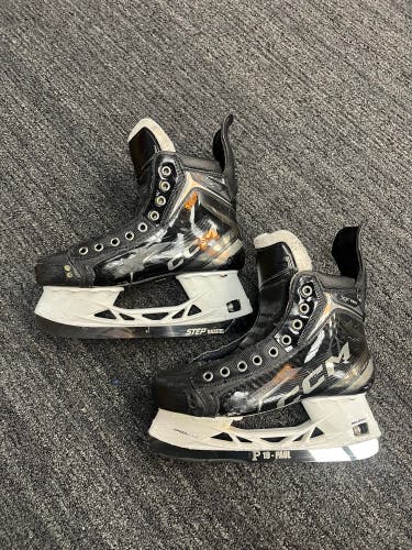 Black/Gray 2024 CCM Tacks XF Pro Hockey Skates Regular Width  size 6 (Used)