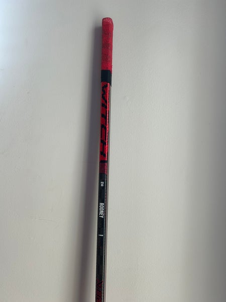 Intermediate Bauer Twitch Right Handed Hockey Stick P28 65 Flex (Used)