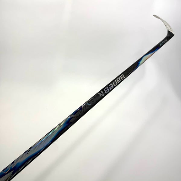 Used Right Bauer Vapor Flylite | 30 Flex P28 Curve Grip | BH494