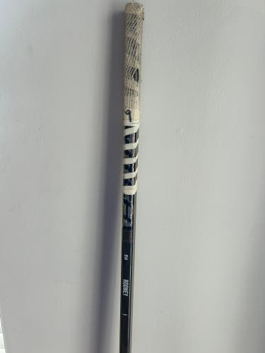 Intermediate Bauer Twitch Right Handed Hockey Stick P28 65 Flex (Used)