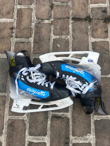 Custom Blue 2023 Bauer Vapor Hyperlite 2 Hockey Skates Regular Width Pro Stock 8.5 (Used)