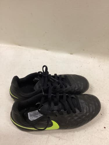 Used Nike Soccer Cleats Black And Optic Yellow Junior 02 11725-S000500895