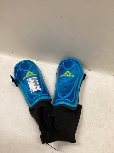 Used Brava Soccer Shin Guards Adult Royal Blue MD 11725-S000500897