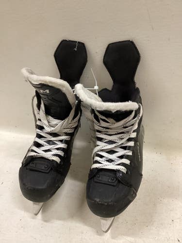 Used CCM CCM AS 570 Junior Hockey Skate Junior 02.5 11725-S000500837