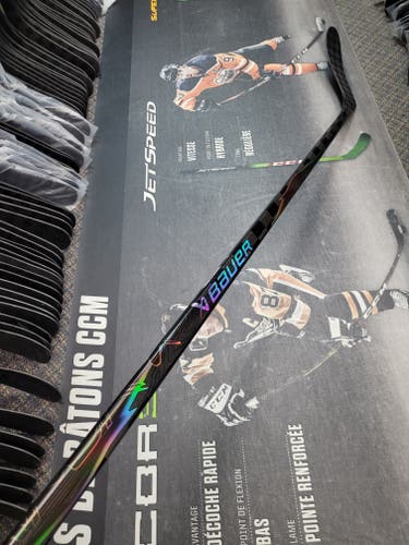 Custom P28 | 77 Flex NEW! Senior Bauer Vapor Flylite Left Hand Hockey Stick Pro Stock (New)
