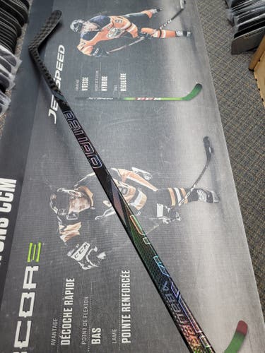 P92M | 77 Flex NEW! Senior Bauer Twitch Right Handed NHL Hockey Stick Pro Stock (New)