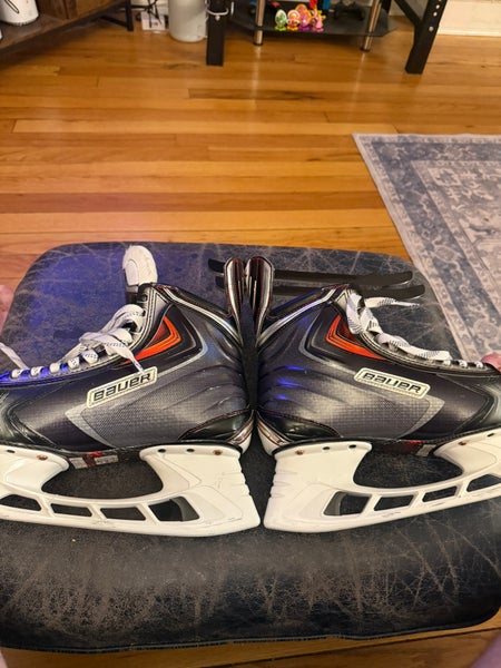 Black/Gray 2014 Bauer Vapor APX2 Hockey Skates Regular Width 10 (Used)
