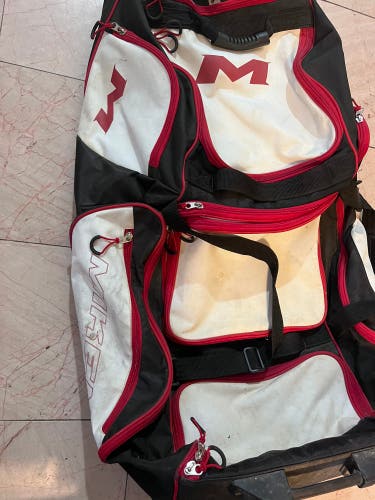 Miken Championship Roller Bag