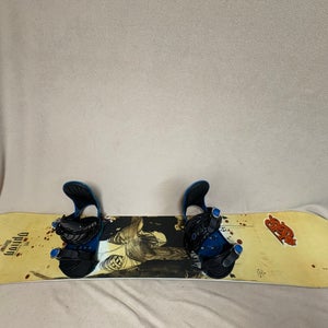 Option Mirror Snowboard With XL Bindings 155 cm (Used)