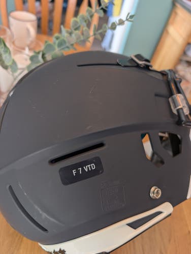 Adult Extra Large Schutt F7 Helmet (Used)