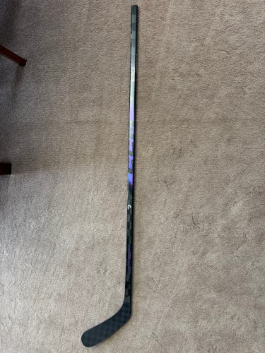 Intermediate CCM Ribcor Trigger 10 Pro Right Handed Hockey Stick P29 65 Flex (New) Not Cut