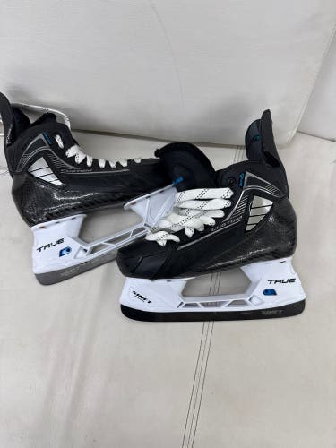 True SVH Pro Hockey Skates Regular Width 7 (New)