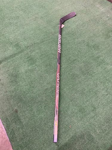 Cut Bauer Vapor Hyperlite Hockey Stick Right Handed | P88 76 Flex
