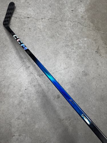 40 Flex P29 + 1/4 JR CCM Jetspeed FT8 Pro Right Hand Hockey Stick Pro Stock (New)