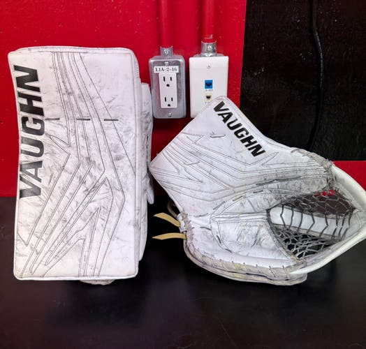 2024 Vaughn SLR4 Pro Carbon Regular Pro Stock Glove and Blocker(Used)