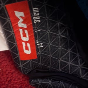 CCM JetSpeed FT6 Pro Gloves 14" (New)