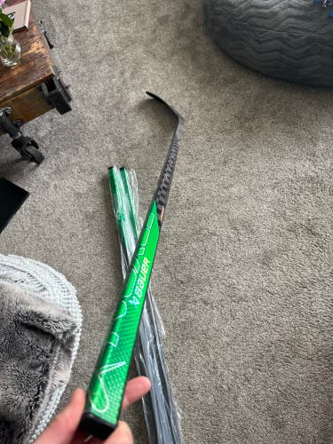 Senior Bauer Nexus Tracer Right Handed Hockey Stick P92 85 Flex (New)