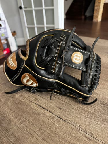 Wilson A2000 1786 RH Infield Baseball Glove 11.5" (Used)