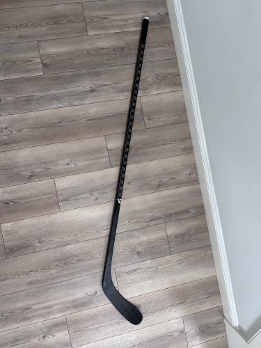 Pro Stock Hockey Senior Left Hand Hockey Stick VF (Hybrid Kick) P86 77 Flex (Used)