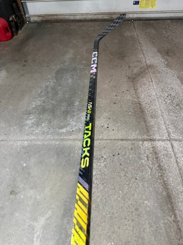 Senior CCM Tacks AS-VI Pro Right Handed Hockey Stick P29 85 Flex (New)