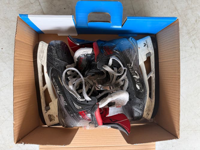 2023 Bauer Vapor X5 Pro Hockey Skates Regular Width Size 3 (Used)