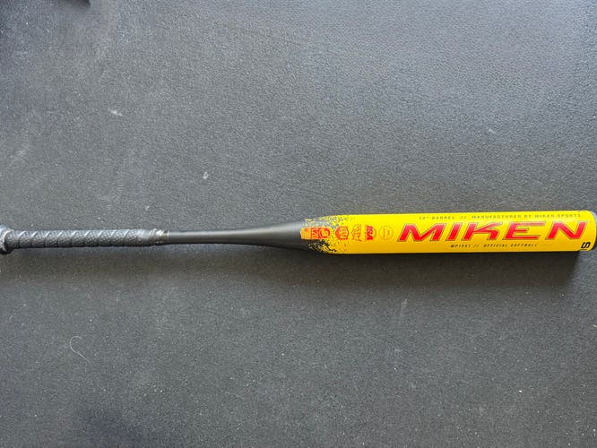 2023 Miken Psycho Composite Bat 30 oz 34" (Used)