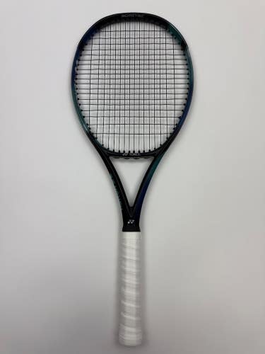 Yonex Ezone 98 Tour 2022, 4 1/4 Very Good Condition