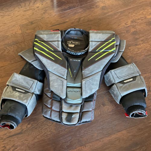 Small Bauer Hyperlite Goalie Chest Protector (Used)