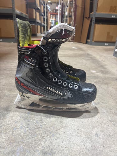 Senior Bauer Vapor X2.9 Hockey Skates Size 7 | Fit 2