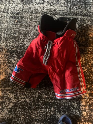 Men's Senior Medium Bauer Hockey Pants (Used) Mid Fairfield