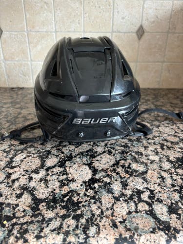 Medium Bauer Re-Akt 150 Helmet (Used)