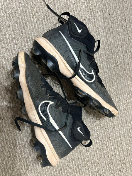 Men's Size M 11.5 (W 12.5) Adult Nike Cleats (Used)