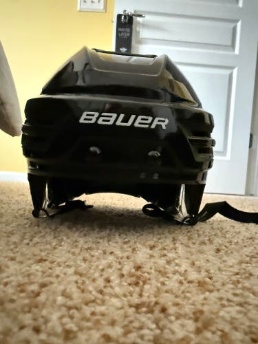 Medium Bauer Re-Akt 90 Helmet (Used)
