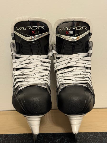 New Bauer Vapor X3 Intermediate Hockey Skates - Extra Wide Size 