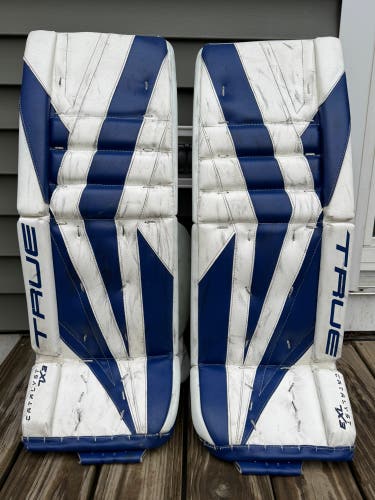 Used 32" True Catalyst 7X3 Goalie Senior Goalie Leg Pads