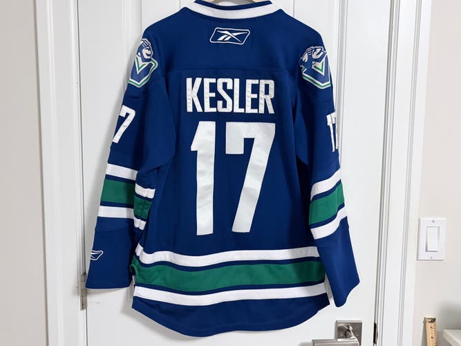 Authentic Reebok Vancouver Canucks Ryan Kesler Stick In Rink Jersey Size Small